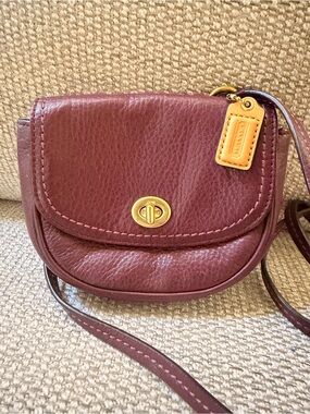 Vintage Coach Mini Turnlock Crossbody Bag Burgundy Oxblood Leather